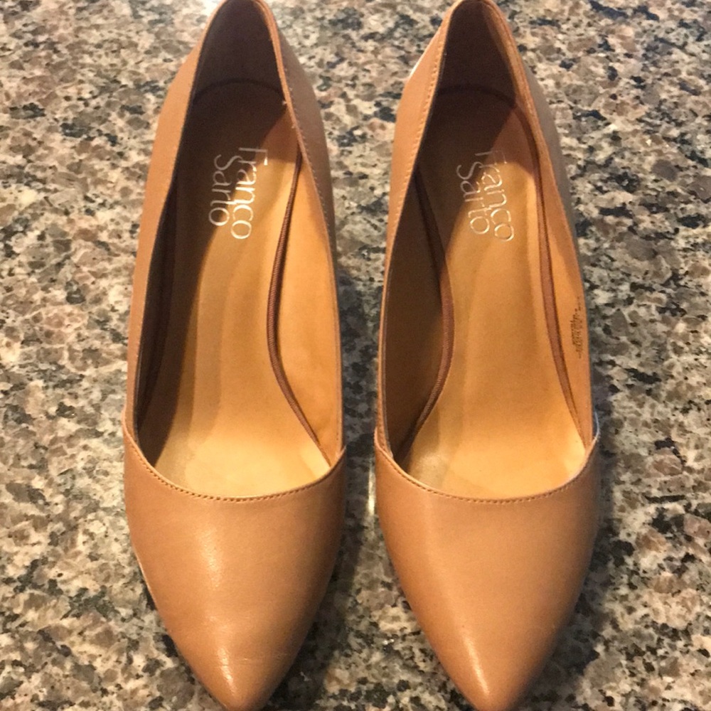 Franco Sarto pumps